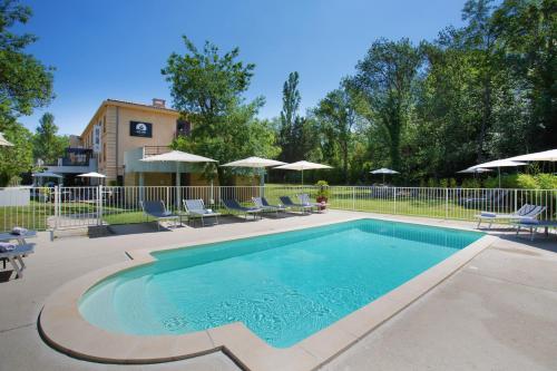 Suite Home Aix en Provence Sud TGV : Appart'hotels proche de Simiane-Collongue