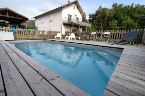 Appartement au calme avec vue et piscine au coeur du pays basque : Appartements proche de Méritein