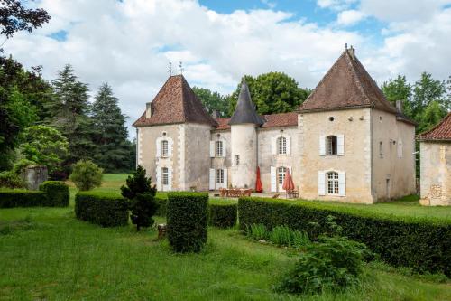 Chateau La Rochette : B&B / Chambres d'hotes proche de Grand-Brassac