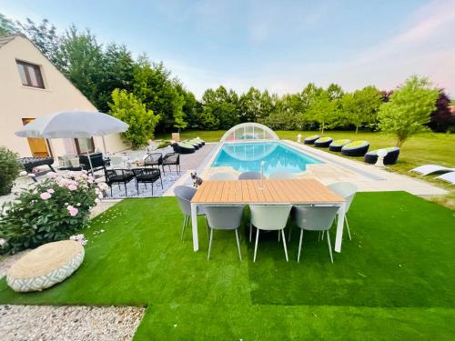 Casa del sol en bourgogne : Maisons de vacances proche de Savigny-sur-Clairis