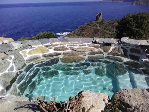 Logement de charme avec piscine privative : Maisons de vacances proche de Morsiglia