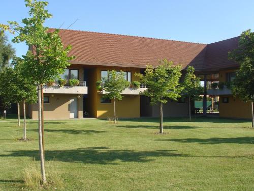 Les Loges Du Ried - Studios & Appartements proche Europapark : Appartements proche de Mackenheim