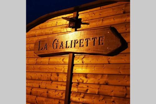 La Galipette, charmant chalet en Champagne : Chalets proche de La Neuville-aux-Larris