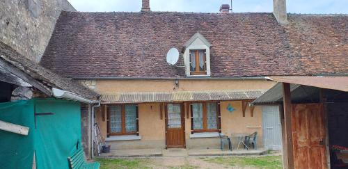 Maison pour nombreuses personnes : Maisons de vacances proche de Coulanges-sur-Yonne