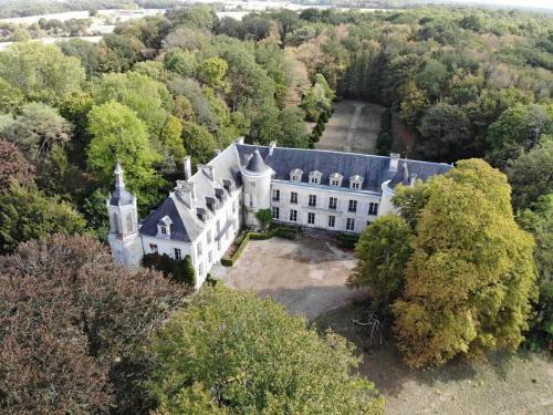 Château de Charnizay : B&B / Chambres d'hotes proche de Châtillon-sur-Indre