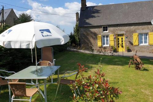 Chaulieu Cottage near Sourdeval 50150 Normandie : Appartements proche de Saint-Jean-des-Bois