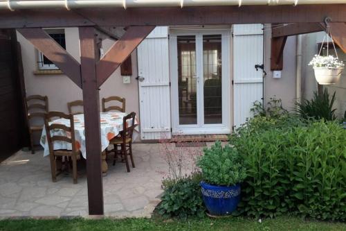 Agréable logement dans petit village sud-essonne : Appartements proche de Fontenay-le-Vicomte