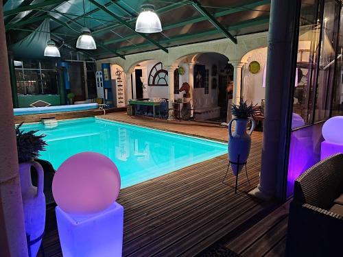 Domaine Le Lanis Chambre d'hôtes piscine spa : B&B / Chambres d'hotes proche de Bédeille