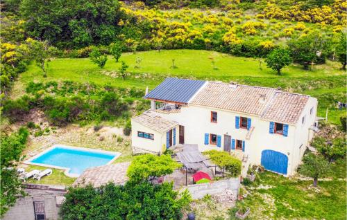 Nice Home In Valras With 4 Bedrooms, Wifi And Private Swimming Pool : Maisons de vacances proche de Tulette