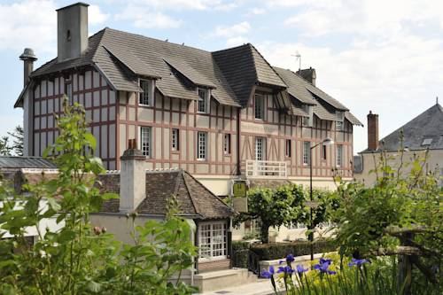 Hostellerie Du Chateau : Hotels proche de Chaumont-sur-Loire