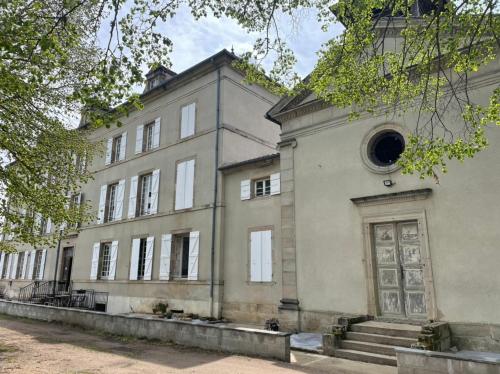Chez Jérôme & Gwendoline : Appartements proche de Saint-Mard-de-Vaux
