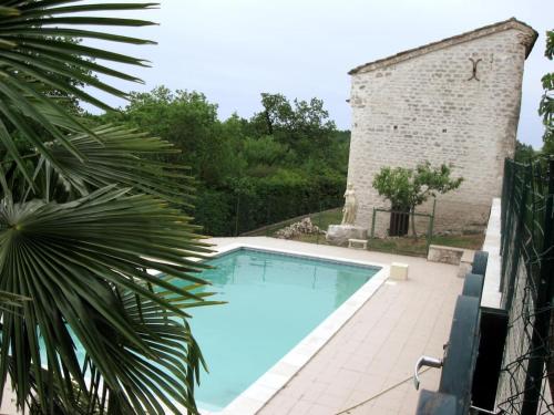 Maison au calme à la campagne dans le Quercy avec piscine et spa gonflable : Maisons de vacances proche de Lebreil