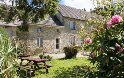 Stunning home in Digosville with 1 Bedrooms and WiFi : Maisons de vacances proche de Le Mesnil-au-Val