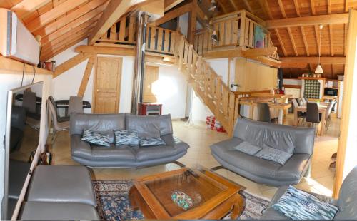 Chalet Savoyard Balcon de Villy : Maisons d'hotes proche de La Roche-sur-Foron