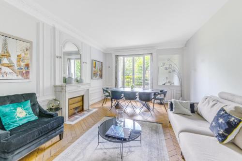 New&Spacious flat with private garden : Appartements proche de Saint-Mandé