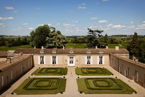 Château Fombrauge : B&B / Chambres d'hotes proche de Sainte-Colombe