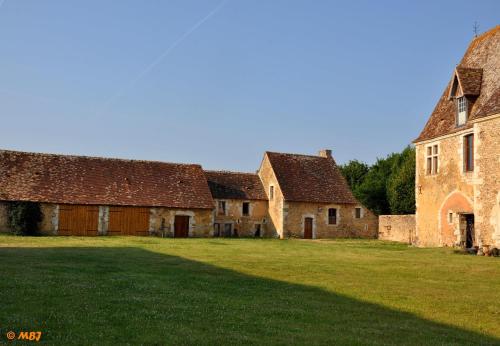 Manoir du Bois Joly - Gîte du Fournil : Maisons de vacances proche de Champrond-en-Perchet
