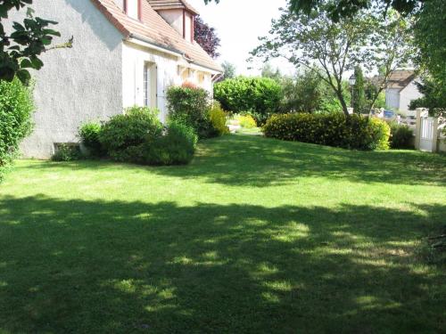Room in House - F2 in suburban residence 30 km from Paris : Maisons d'hotes proche de Moissy-Cramayel