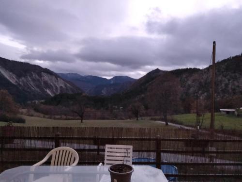 Vue sur les montagnes : Maisons de vacances proche de Val-de-Chalvagne
