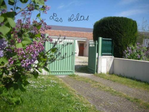 Chambres d'hôtes Les Lilas : B&B / Chambres d'hotes proche de Villefagnan