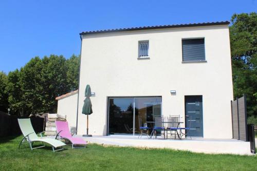 Maison de 2 chambres avec jardin clos et wifi a Marsillargues : Maisons de vacances proche de Saint-Nazaire-de-Pézan