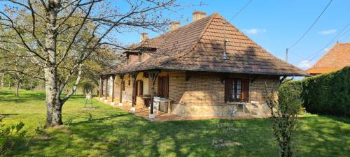 Monis Cottage in der Natur : Maisons de vacances proche de Le Fay
