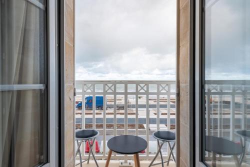 Aviso - appartement magnifique vue mer - plage à 50 m : Appartements proche de Luc-sur-Mer