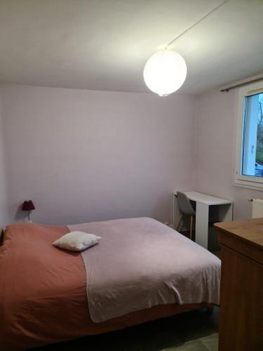Private room in a shared apartment I : Sejours chez l'habitant proche de La Neuville-sur-Oudeuil