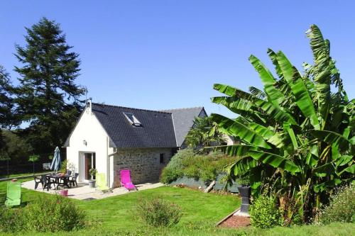 Cottage, Guerlesquin : Maisons de vacances proche de Plounérin