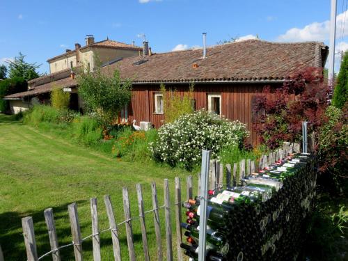 Le Chai de Mario : Maisons de vacances proche de Saint-Caprais-de-Bordeaux