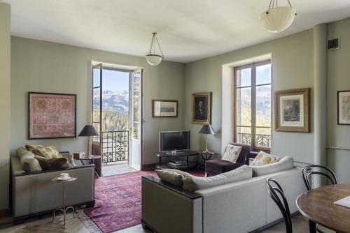 Luxury 2 bed apartment, central location with mountain views : Appartements proche de Saint-Gervais-les-Bains