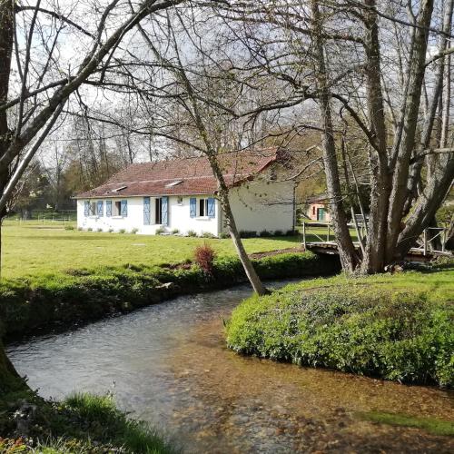 Au fil de l'eau à la campagne : Maisons de vacances proche de Morvillers-Saint-Saturnin