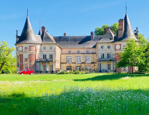 Guest-House Château de Longecourt en Plaine : Maisons d'hotes proche de Genlis