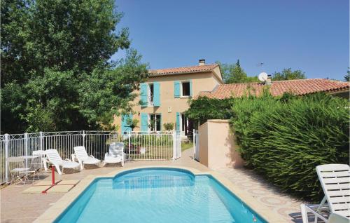 Beautiful home in Prades sur Vernazobre with 4 Bedrooms, WiFi and Outdoor swimming pool : Maisons de vacances proche de Pierrerue