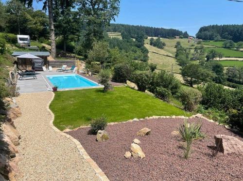 La Mazille , cossy vakantiestudio met zwembad in zuid-Bourgogne : Appartements proche d'Anglure-sous-Dun