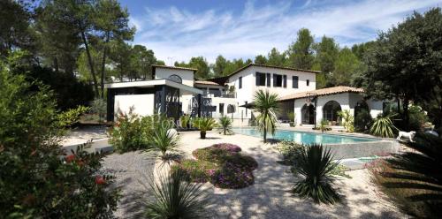 VILLA ELUARD Montpellier : Villas proche de Saint-Vincent-de-Barbeyrargues