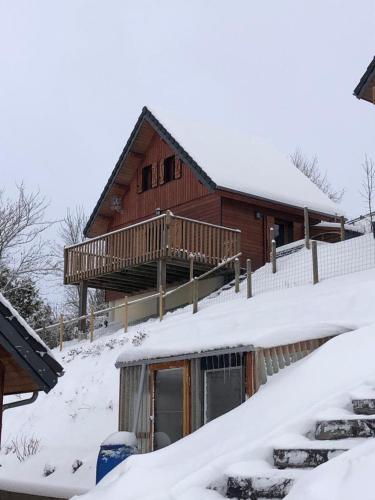 Chalet montagnard Perce Neige avec terrasse plein sud-5 personnes : Chalets proche de Saint-Sauves-d'Auvergne