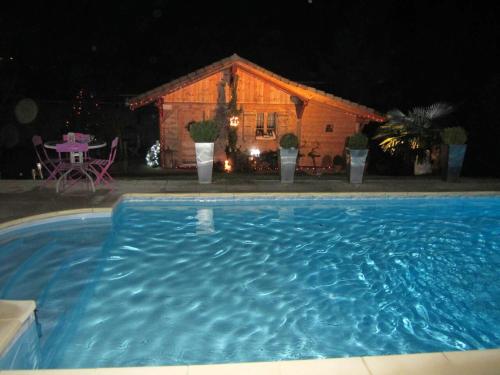 Villa d'une chambre avec piscine privee sauna et jardin clos a Allinges : Villas proche de Bons-en-Chablais