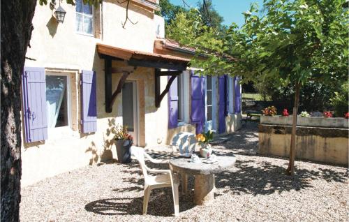 Nice home in Lavardac with 4 Bedrooms and WiFi : Maisons de vacances proche de Fargues-sur-Ourbise