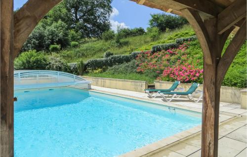 Awesome Home In Domfront En Champagne With Wifi, Outdoor Swimming Pool And Heated Swimming Pool : Maisons de vacances proche de Saint-Marceau