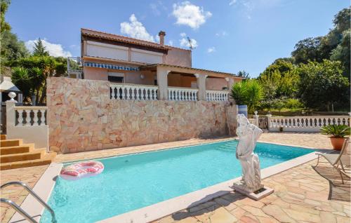 Awesome Apartment In Bastelicaccia With 2 Bedrooms, Outdoor Swimming Pool And Swimming Pool : Appartements proche d'Eccica-Suarella