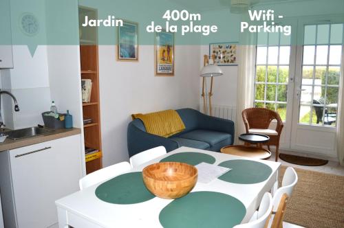 Triplex avec jardinet - wifi - à 400m de la plage : Maisons de vacances proche de Courseulles-sur-Mer