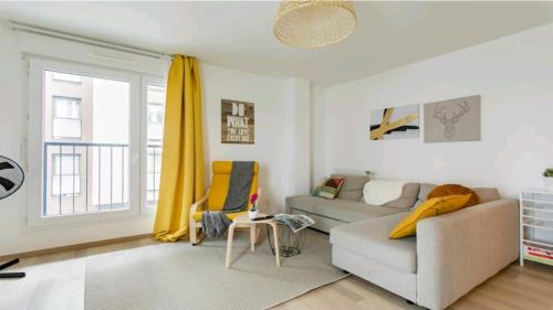 Luxury Apartment near Paris la Défense with secured Parking : Appartements proche de Bois-Colombes