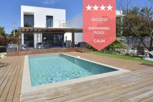 Contemporary Villa Swimming Pool & Jacuzzi : Villas proche de La Roquette-sur-Siagne