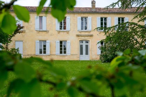 Château Valoux : Maisons d'hotes proche d'Ayguemorte-les-Graves