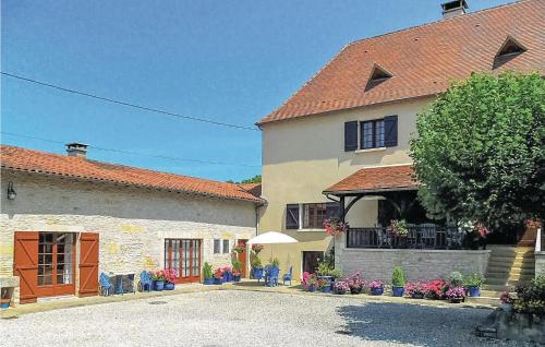 Amazing home in Gabillou with 1 Bedrooms, WiFi and Outdoor swimming pool : Maisons de vacances proche de Blis-et-Born