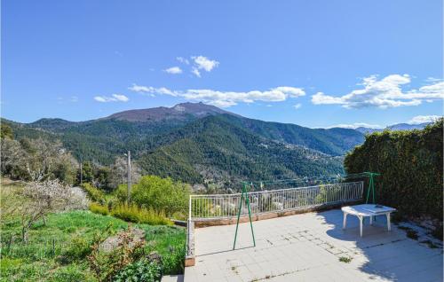 Stunning home in Morosaglia with 4 Bedrooms and WiFi : Maisons de vacances proche de Saliceto