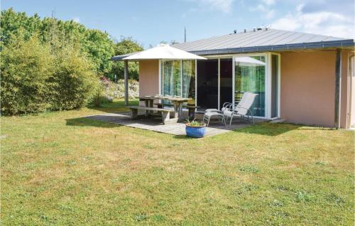 Nice Home In Guisseny With Sauna, Wifi And Indoor Swimming Pool : Maisons de vacances proche de Kernouës