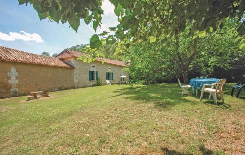 Holiday home Grignols with a Fireplace 324 : Maisons de vacances proche de Manzac-sur-Vern