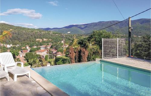 Stunning home in Lamalou les Bains with 3 Bedrooms, WiFi and Outdoor swimming pool : Maisons de vacances proche de Taussac-la-Billière